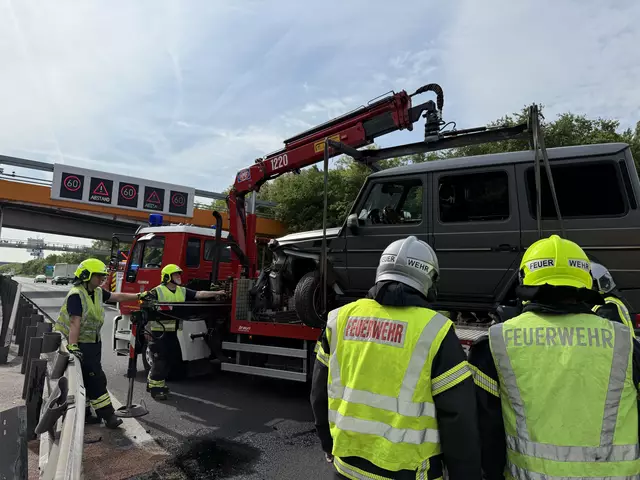 Menschenrettung nach Unfall auf der Ostautobahn. | Foto: FF Schwechat