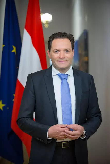 Bundesminister Totschnig präsentiert am Freitag ein Zehn-Punkte-Aktionsprogramm zur besseren Vorbereitung der Bevölkerung auf künftige Hochwasserkatastrophen. | Foto: Jakob Glaser