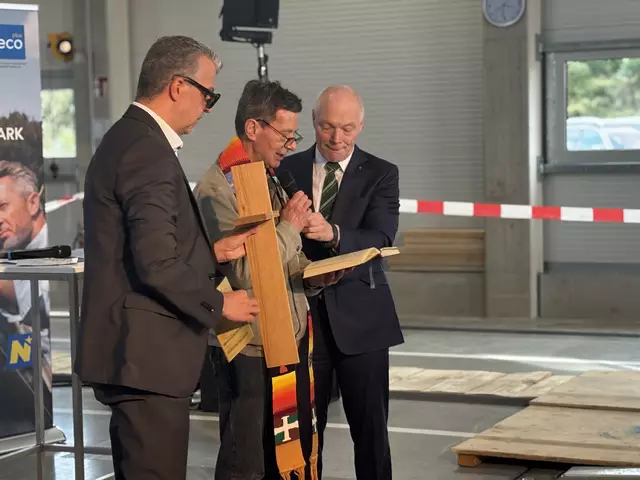 Im ecoplus Wirtschaftspark Wolkersdorf wurde die neue, topmoderne KFZ-Prüfstelle des Landes Niederösterreich offiziell eröffnet.  | Foto: Thiem/MeinBezirk 