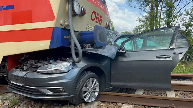 Am Nachmittag des 23. Mai ereignete sich in Wieselburg ein schwerer Verkehrsunfall an einem unbeschrankten Bahnübergang. | Foto: DOKU-NÖ