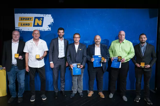 von links:  Egon Stingl, Udo Landbauer, Kevin Feuchtl, Bernd Gaida, Herbert Ziegler, Andreas Hillbrand | Foto: ProFilms by Kevin Hackner e.U.