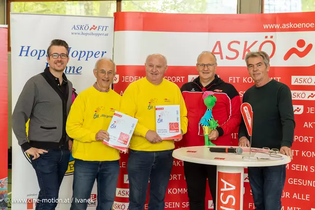 Richard Payer, Günter Schagerl, Ernst Wendl, Guido Wallner und Herbert Stuxer am Beginn der Feierlichkeiten. | Foto: www.cine-motion.at / Ivanek