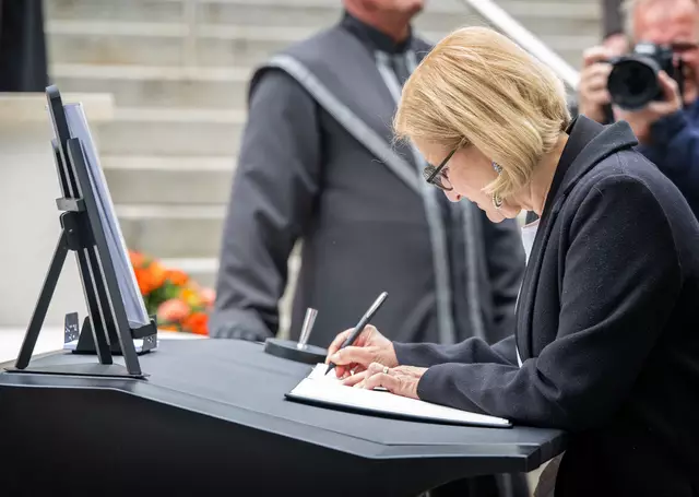 Landeshauptfrau Johanna Mikl-Leitner nahm am Begräbnis von Peter Rapp teil. | Foto: NLK Khittl