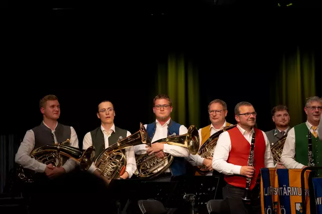 Das gemeinsame Konzert mit der Militärmusik Niederösterreich und den „Alten Kameraden“ im Musium Reinsberg war ein großartiger Erfolg. | Foto: Gerald Prüller Cleanhill Studios