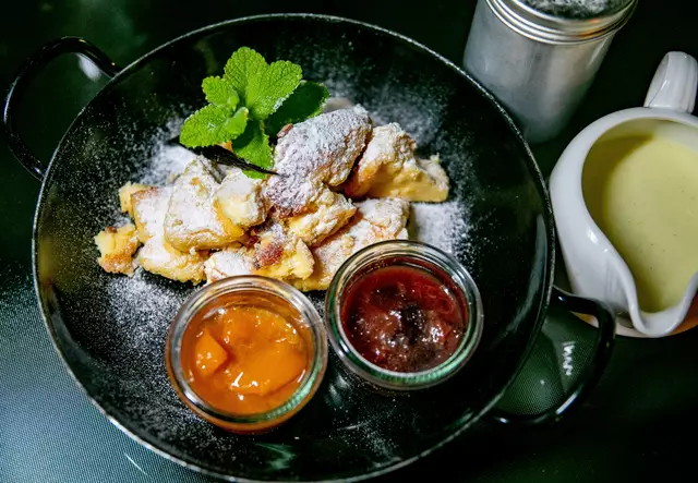 Das Küchenteam des Heffterhofs legt großen Wert auf die Verwendung regionaler und saisonaler Produkte.  | Foto: wildbild