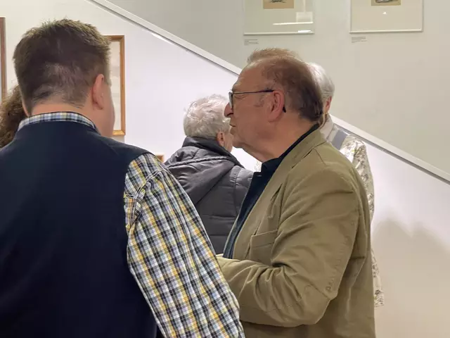 Alfred Pixner - Sohn des 1998 verstorbenen Künstlers - auf der Vernissage | Foto: Josef Goldhofer