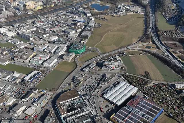 Die Unterführung Seemahd zwischen Einkaufszentrum DEZ und Industriegebiet Rossau wird saniert.  | Foto: ASFINAG