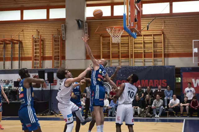Defense zu stark und im Angriff eine Klasse für sich. Die Oberwart Gunners dominieren auch Spiel zwei der Finalserie der Basketball Superliga.  | Foto: Sophia Braun