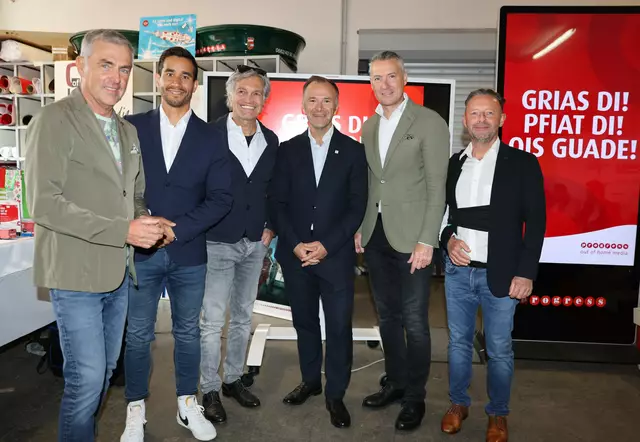 v.l.n.r.: Fred Kendlbacher, scheidender Geschäftsführer Progress Werbung, David Nowotny, Prokurist Progress Werbung, Dieter Weber, Geschäftsführer Ankünder, Bürgermeister Bernhard Auinger, Dominik Sobota, neuer Geschäftsführer Progress Werbung und Ingo Robier, CFO Ankünder. | Foto: Progress Werbung