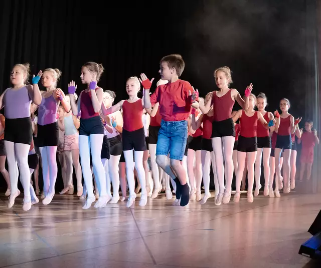 Hier können die Tanzschüler aller Altersklassen ihr Können zeigen. | Foto: Privat