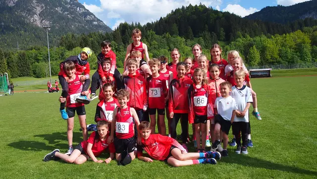 Die jungen Athleten vom SV Reutte waren beim Kids-Cup in Reutte mit großer Begeisterung dabei und erzielten zahlreiche Podestplätze. | Foto: Witting