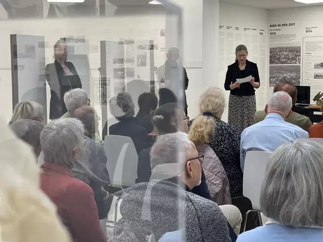 Vernissage im Charlotte-Taitl-Haus  | Foto: Josef Goldhfer