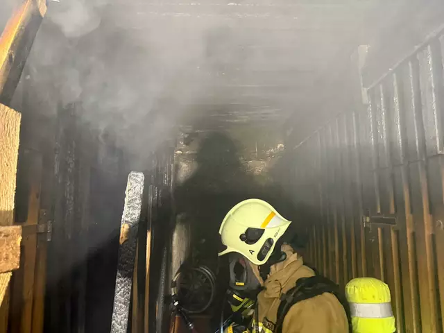 Thick flue gas swaths pulled through the basement rooms. | Photo: Hallein volunteer fire brigade
