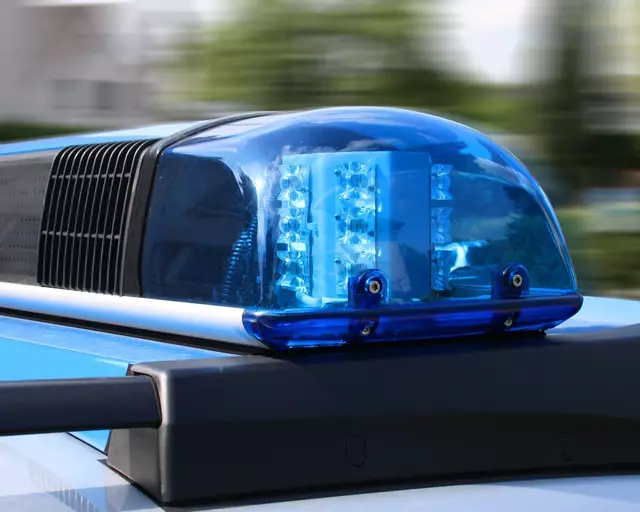 Die Einsatzkräfte wurden spät abends zu einem Carportbrand gerufen. (Symbolbild)  | Foto: KK