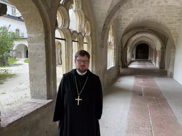 Mit erst 22 Jahren ist der neue Erzabt Jakob Auer ins Kloster St. Peter eingetreten und merkte rasch, dass er die richtige Lebens-Entscheidung getroffen hatte. | Foto: Schrofner
