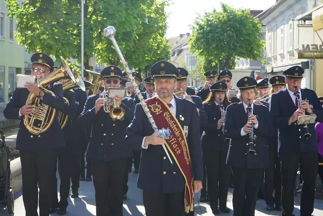 Die Glasfabriks- und Stadtkapelle Köflach spielt am See ein Konzert. | Foto: Stadtgemeinde Köflach