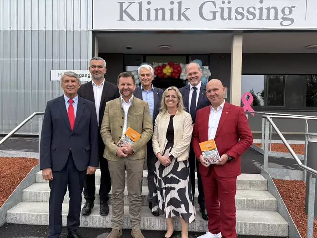 Beim Jubiläum mit dabei waren Bürgermeister Vinzenz Knor, Landesrat Heinrich Dorner, Werner Maurer-Ertl (ärztl. Direktor Klinik Güssing), Stephan Kriwanek (medizinischer GF Gesundheit Bgld.), Bianca Puntigam (Pflegedirektorin Klinik Güssing), Franz Öller (kaufm. GF Gesundheit Bgld.), Markus Malits (kaufm. Direktor Klinik Güssing) v.l.