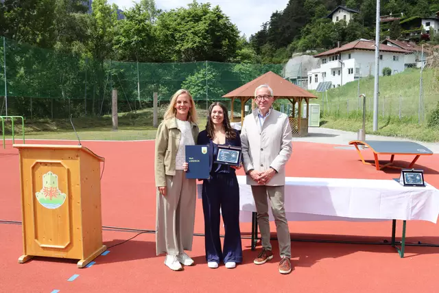 Christine Mayer erhielt auch das Sportehrenzeichen.  | Foto: Elisabeth Zangerl