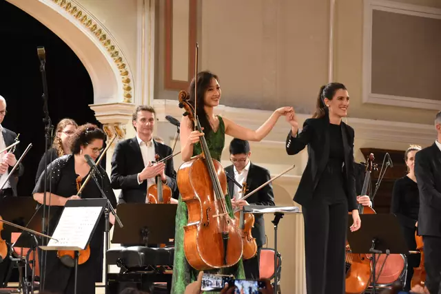 Eröffnung des Beehovenfrühlings mit Star-Cellistin Hayoung Choi, Dirigentin und Künstlerischen Leiterin Dorothy Khadem-Missagh und dem Festival-Orchester. | Foto: Preineder