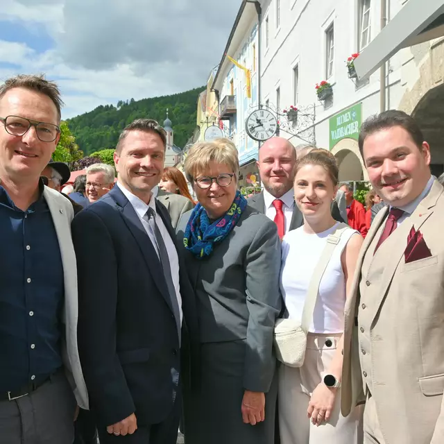 Bgm. Michael Maier, GR Markus Sefan, Erika Schuster GR Frank Muzikar, GR Elena Penker und Vize-Bgm. Philipp Schober
