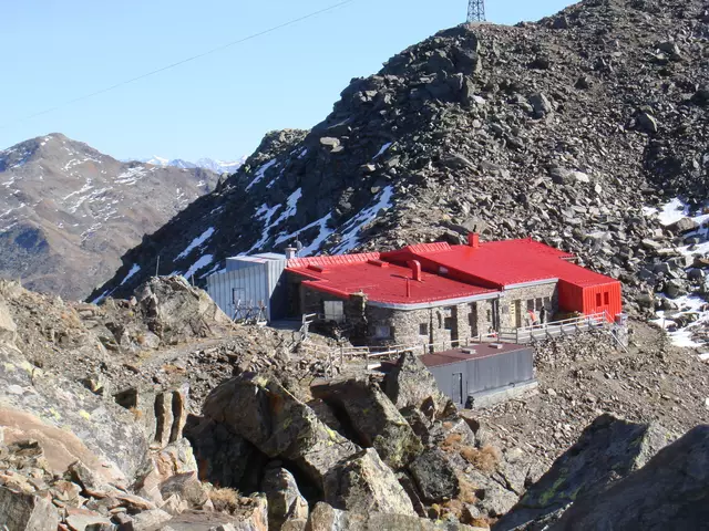 Die Glungezerhütte in Tulfes liegt auf 2.610 Meter und soll 2027 einer umfassenden Generalsanierung unterzogen werden. | Foto: Alpenverein Hall