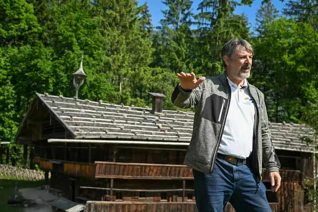 Um 9 Uhr nimmt Kustos Dr. Thomas Bertagnolli die Besucher mit auf einen Rundgang durch die Geschichte des Museums.