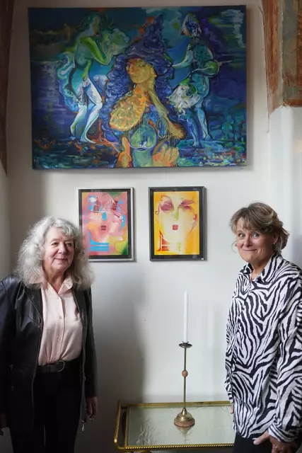 Isolde Trimmel und Elke Hittinger waren von der Ausstellung sichtlich begeistert.