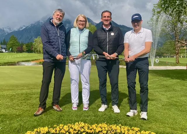 Turnierleiter Günther Praxmarer, Sparkasse-Vorständin Karin Svoboda, Rodler-Legende Markus Prock, Andreas Hopplicher (Direktor BKH Schwaz).