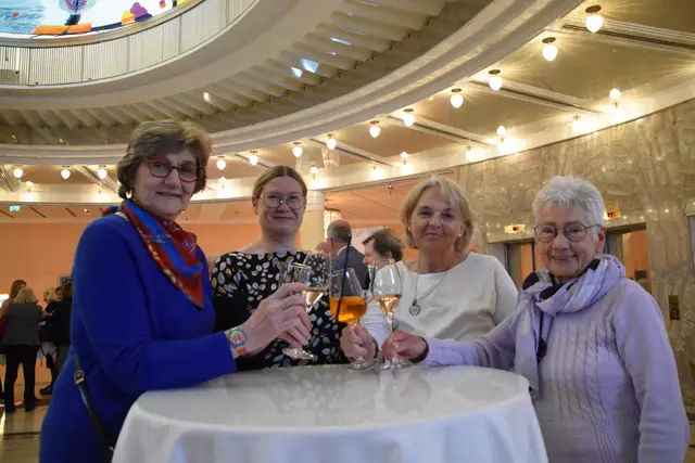 Die Kurgäste Johanna, Elke, Monika und Brigitte gönnen sich Kultur. | Foto: Preineder