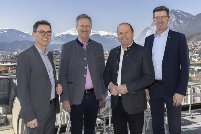 Präsentierten Schutzmaßnahmen: Markus Federspiel, Josef Fuchs, Josef Geisler und Gebhard Walter. | Foto: Die Fotografen