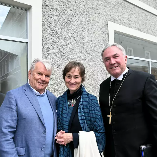 Hans Peter Haselsteiner mit Vikarin Barbara Velik-Frank und Superintendant Manfred Sauer

