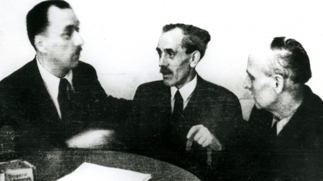 Das ÖGB Gründer-Trio von 1945 - v.l.n.r.: Leo Weinberger (ÖVP), Johann Böhm (SPÖ) und Gottlieb Fiala (KPÖ). | Foto: Screenshot: google