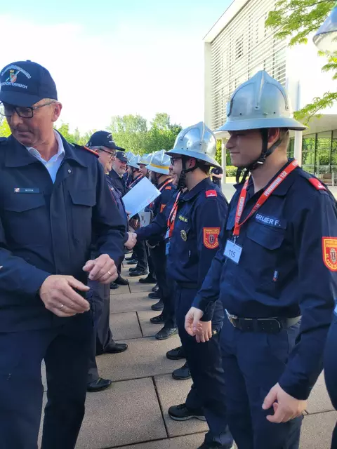 Ausbildungsleiter Karl Etlinger berichtete, dass die Kursteilnehmer sich gegenseitig toll motivierten und es einen guten Zusammenhalt in der Truppe gab.  | Foto: Bkdo Amstetten / Zarl