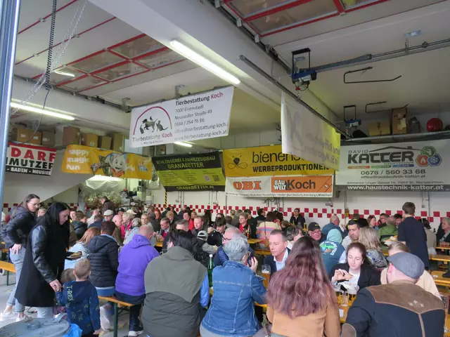 Volles Feuerwehrhaus in St. Margarethen. 
