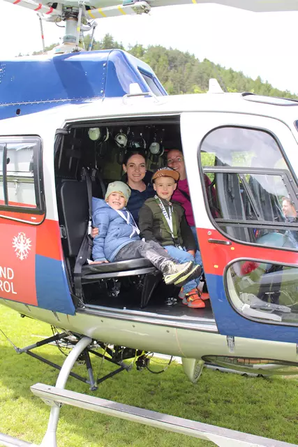 Die Familien Kostenzer und Tötsch im Hubschrauber