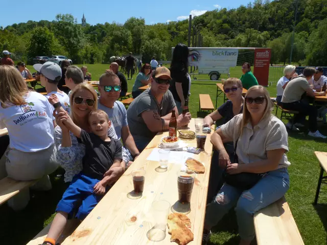 Vor dem spannenden Rennen musste noch eine kleine Stärkung am Sportplatz her!