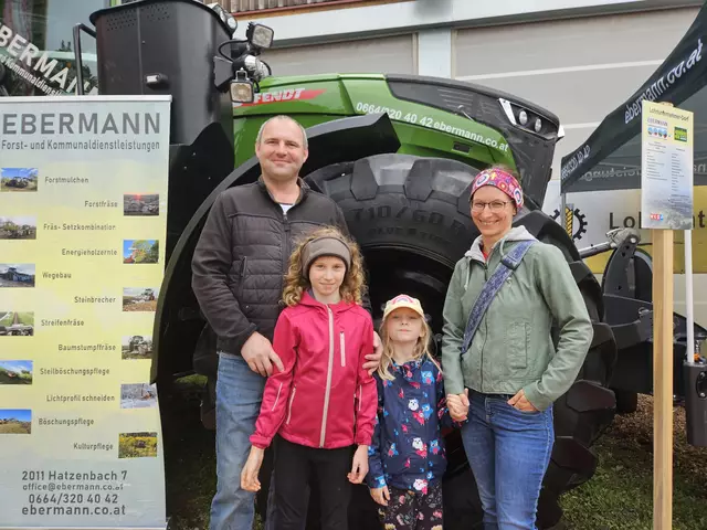 Andreas, Heidi und Hanna Ecker mit Beate Blaschek | Foto: Simon Glösl