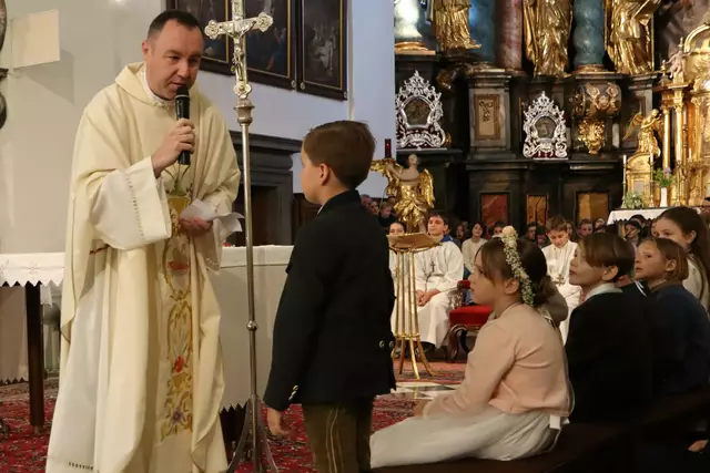 Die Kinder durften die Predigt mitgestalten | Foto: Gerhard Langmann