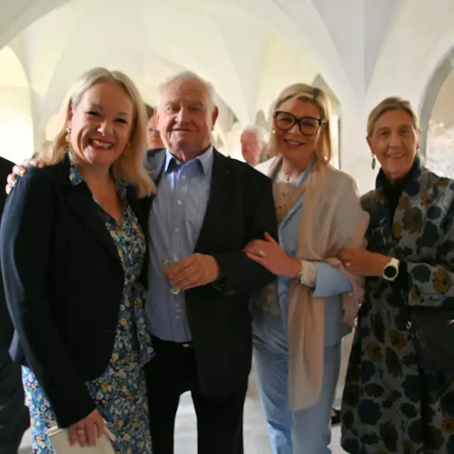 Andrea Egger mit Herbert Haupt, Nationalrätin Tina Angela Berger und Ingrid Haupt