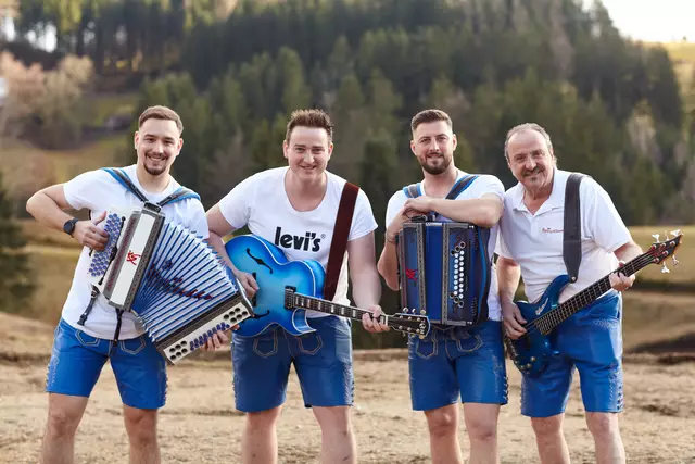 Die KurvenSchneider sind am Samstag, 28. Juni, 2025 ab 20 Uhr in Riedersdorf zu Gast. Am Sonntag, geht es mit den Kurven-Schneidern ab 10.30 Uhr beim Frühschoppen weiter. Der Eintritt ist an beiden Tagen frei!!! | Foto: Kurt Mitterlehner