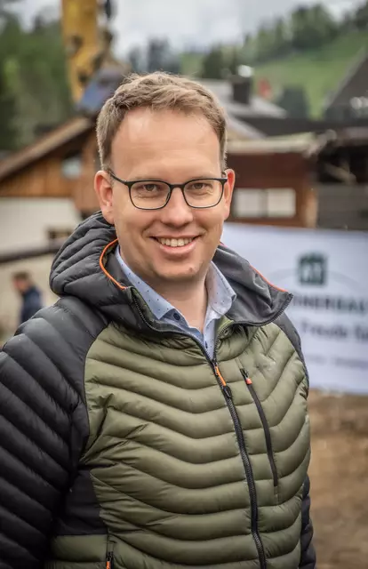 Bgm. Benedikt Singer freut sich über das neue Projekt, das einen "Mehrwert" für die Gemeinde Sellrain beinhaltet. | Foto: Gemeinde Sellrain