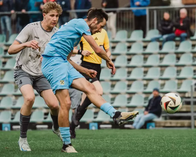 An Christi Himmelfahrt will die Erste des FC Stubai auswärts beim direkten Konkurrenten Absam den dritten Platz in der Tiroler Liga absichern. | Foto: Marlon Foto