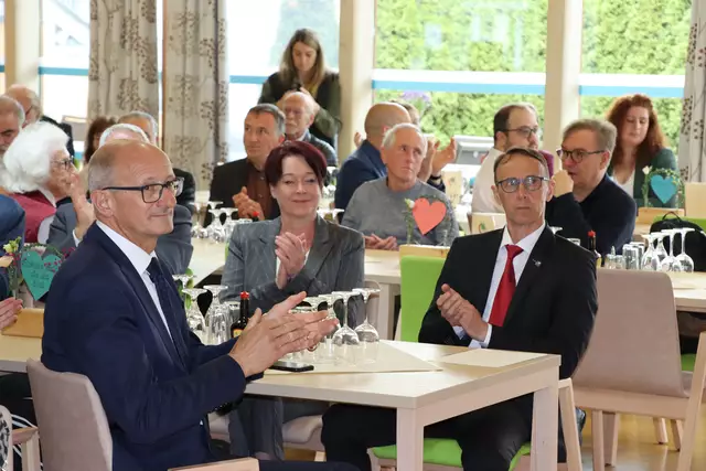 Der offizielle Festakt fand im Speisesaal des Seniorenzentrums statt. | Foto: MeinBezirk