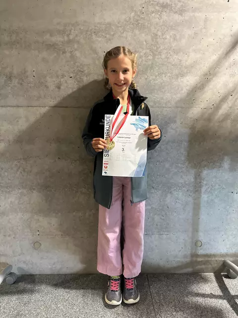 Leonie Leimer aus Kronstorf holte sich bei den Turn10-Landesmeisterschaften in Grieskirchen die Bronzemedaille. | Foto: Leimer