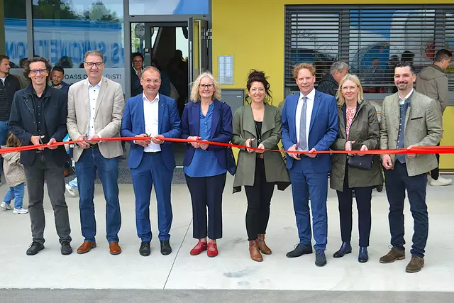 Nun fand die feierliche Eröffnung des bereits in Betrieb genommenen Kindergartens in Gunskirchen statt. Er soll den steigenden Betreuungsbedarf in der Gemeinde decken. | Foto: Gemeinde Gunskirchen