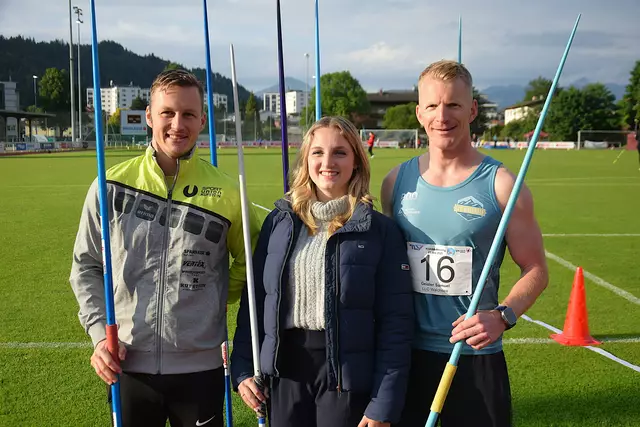 Magdalena Lüthi (Sportlerin des Jahres) besuchte den "Koasa Meeting" Veranstalter Paul Koller (li.) und Laufsport Teilnehmer Samuel Geisler in Doppelfunktion als Veranstaltungssponsor. | Foto: Schwaighofer