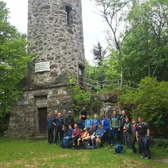 Von Vorderweißenbach aus ging es für die Wandergruppe aus Enns auf den Sternstein.  | Foto: AV Enns