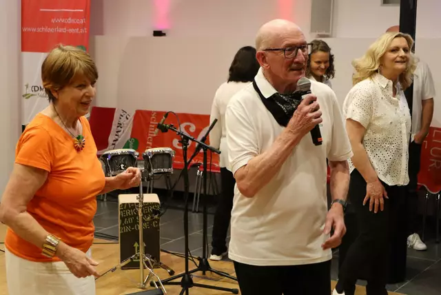 Irmgard Kratochwill und Walter Berberich bei der Linedance-Einführung | Foto: Gerhard Langmann