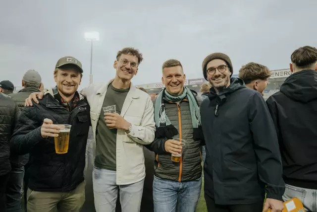 Lukas, Georg, Christian und Hans freuten sich über den Aufstieg. | Foto: eventflix/Lara Mayer