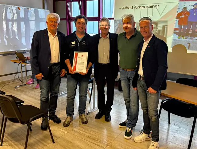Hubert Piegger, ASVÖ, Alfred Achenrainer, SV Ried, Peter Knauseder, TRV-Präsident, Bruno Kammerlander, TRF-Vizepräsident, Christoph Kaufmann, Präsident der Sportunion Tirol | Foto: TRV/Robert Thiem